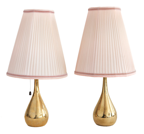 Table lamps by Mauri Almari. Image by Hagelstam & Co Table lamps by Mauri Almari. Image by Hagelstam & Co